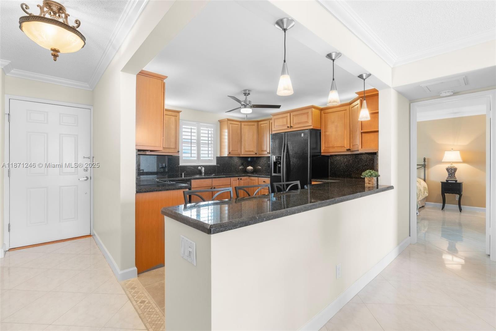 1051 Hillsboro Mile # 805E