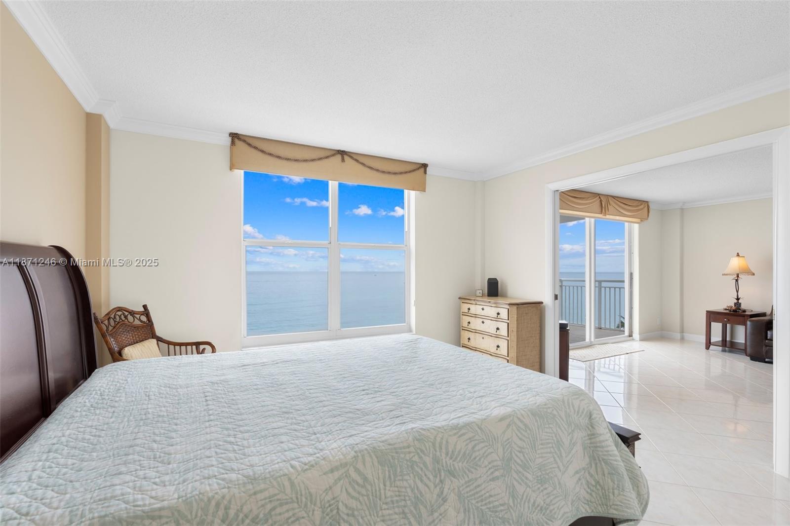1051 Hillsboro Mile # 805E