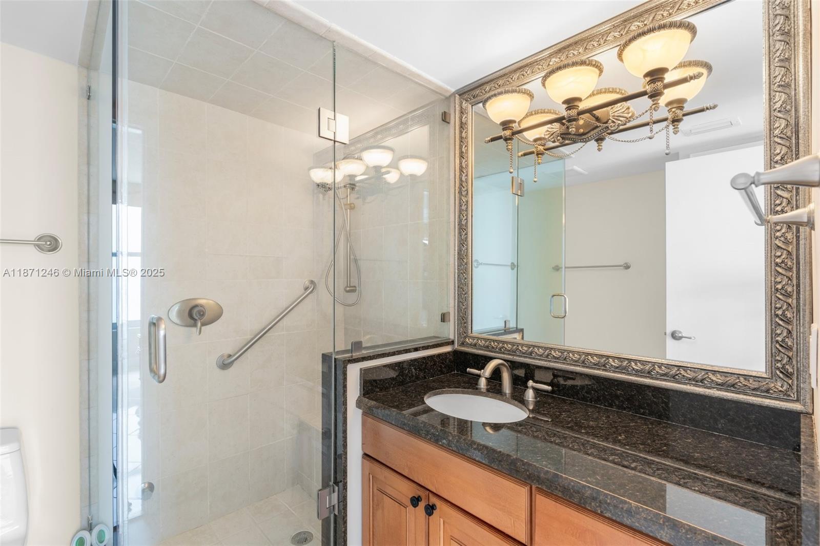 1051 Hillsboro Mile # 805E