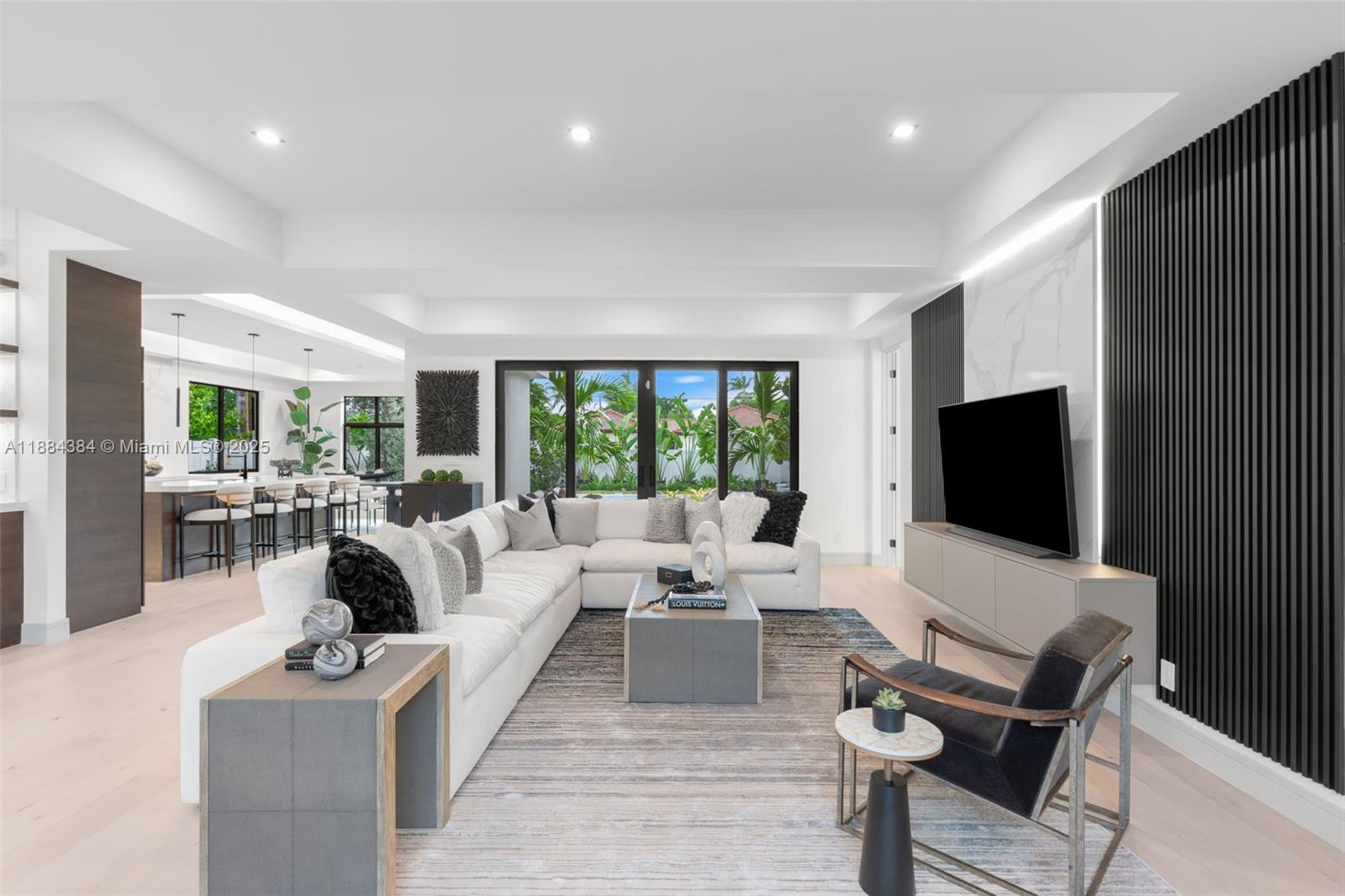 702 NW 5th Ave
