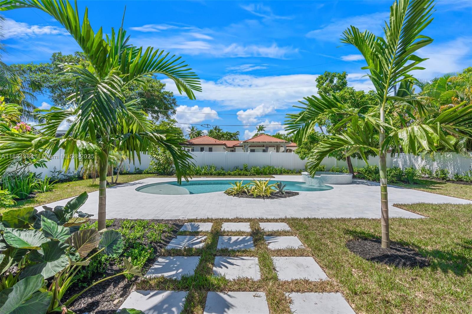 702 NW 5th Ave