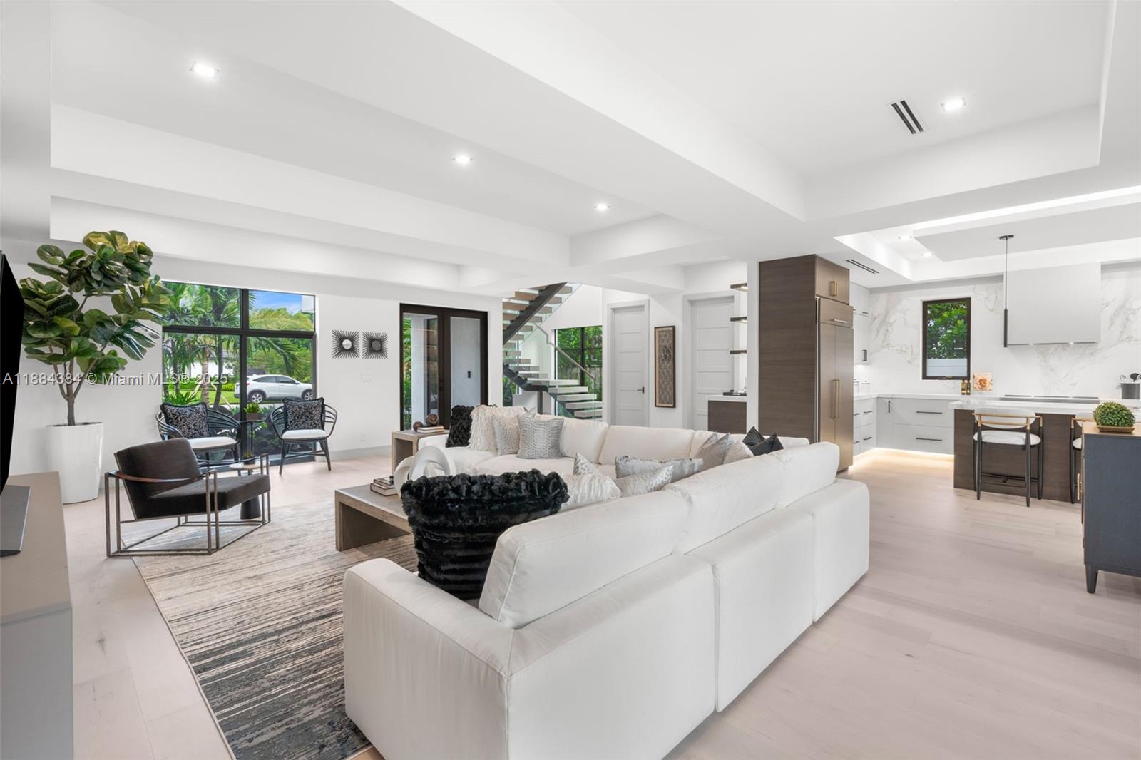 702 NW 5th Ave