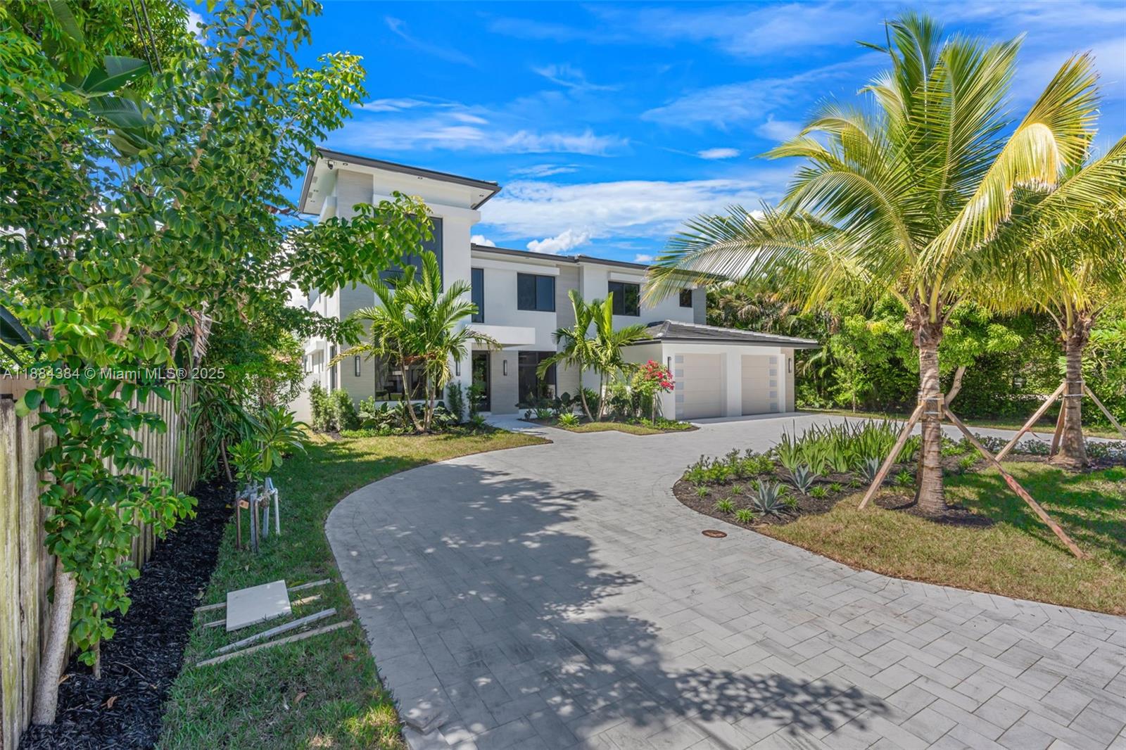 702 NW 5th Ave