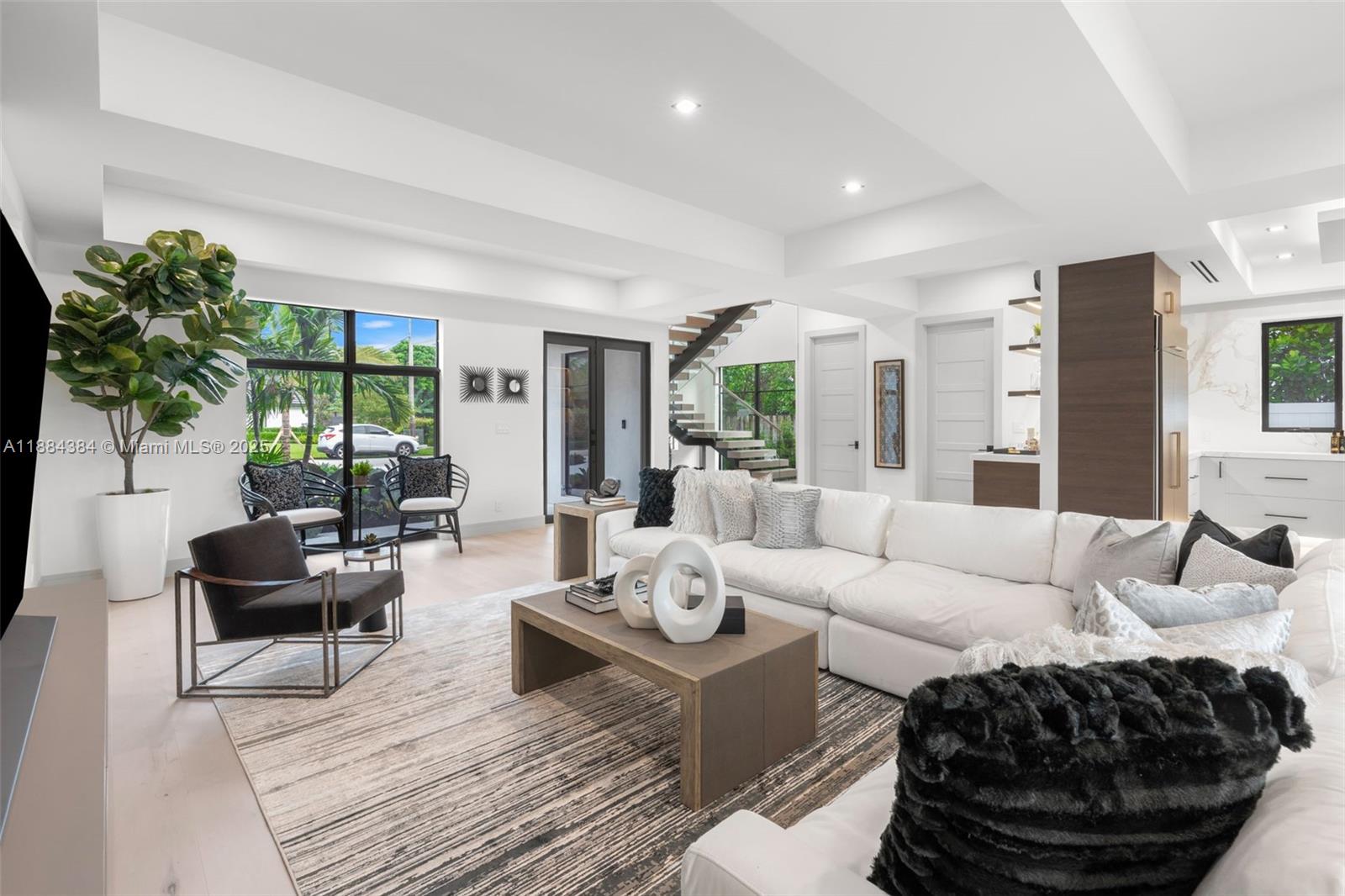 702 NW 5th Ave