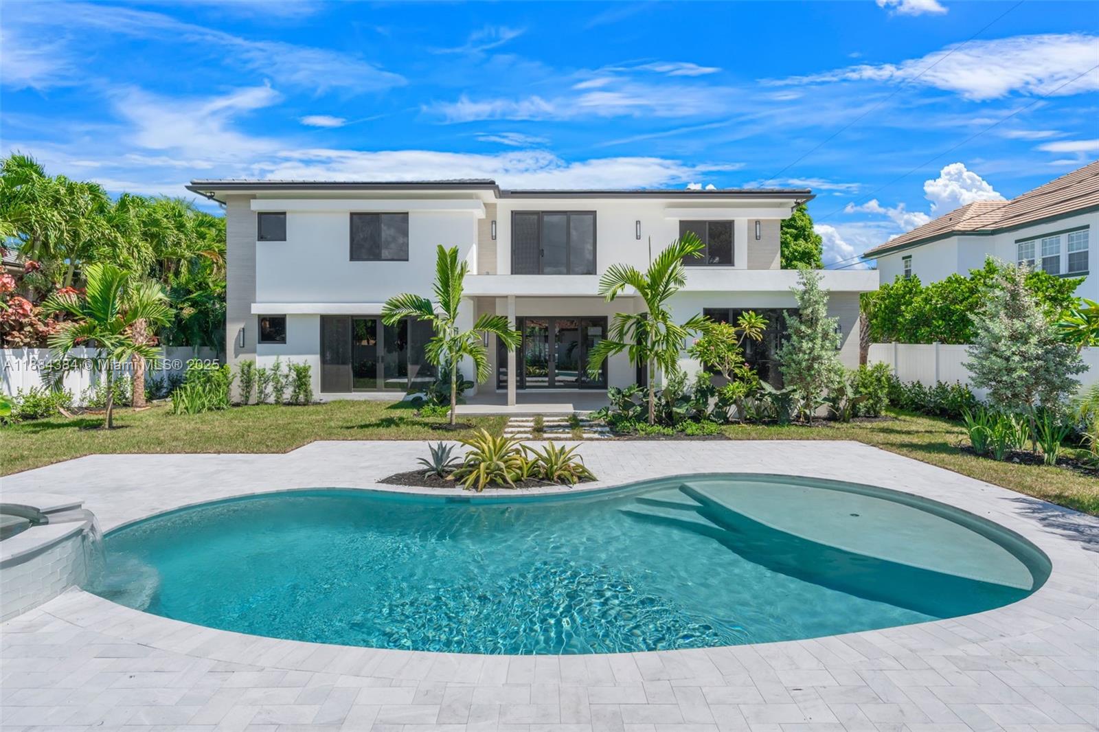 702 NW 5th Ave