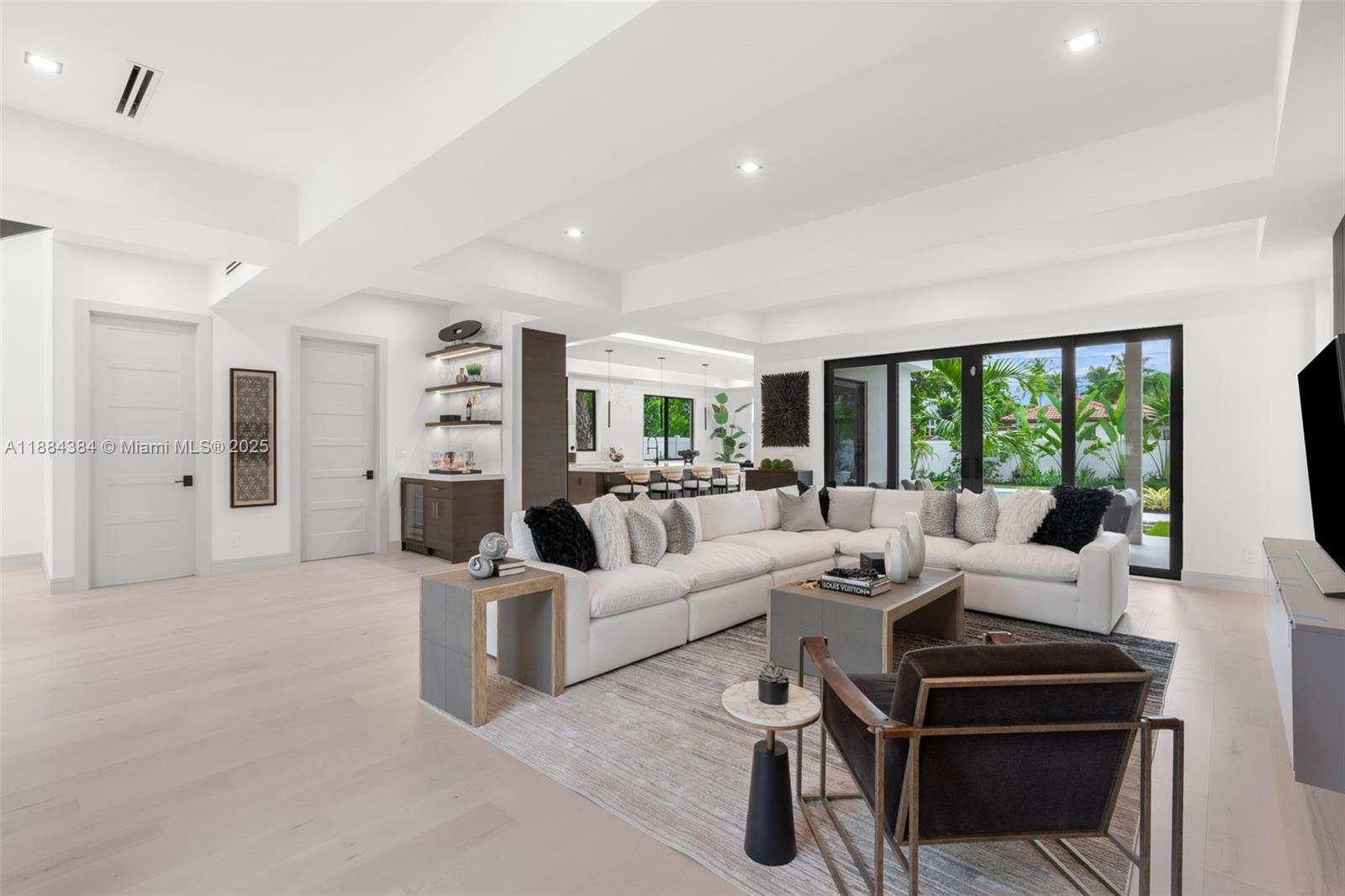 702 NW 5th Ave