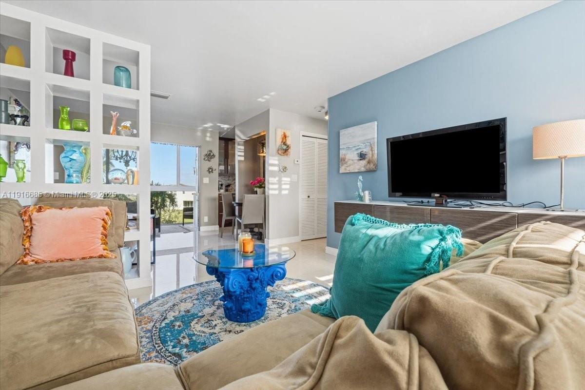 4100 Crystal Lake Dr # 302