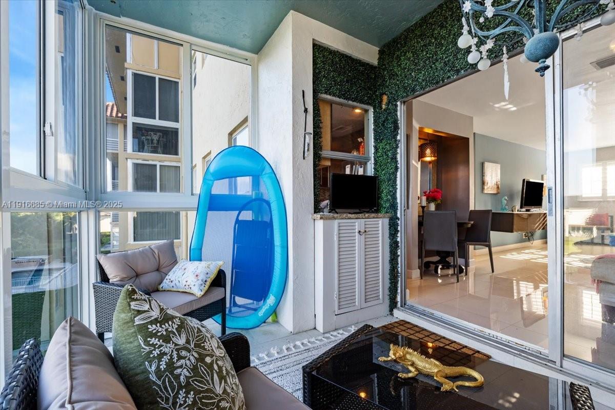 4100 Crystal Lake Dr # 302