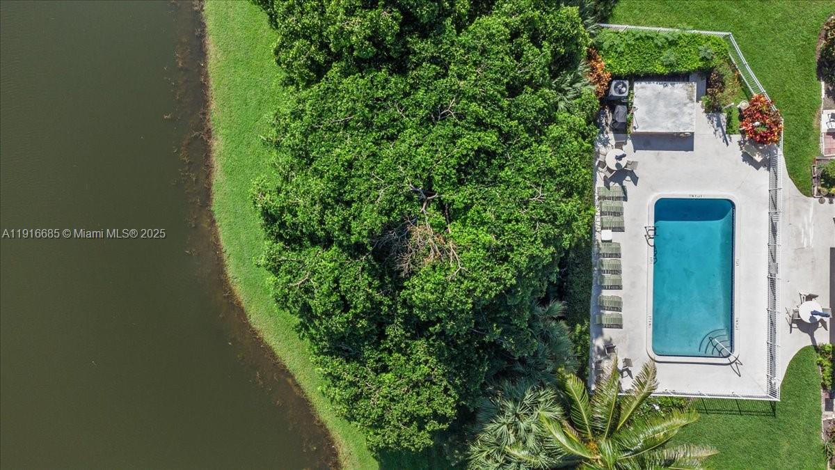 4100 Crystal Lake Dr # 302