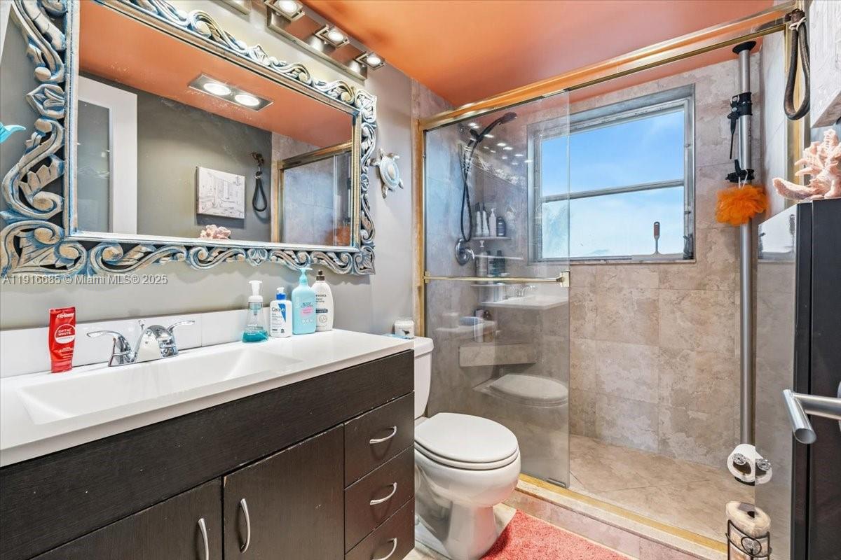 4100 Crystal Lake Dr # 302