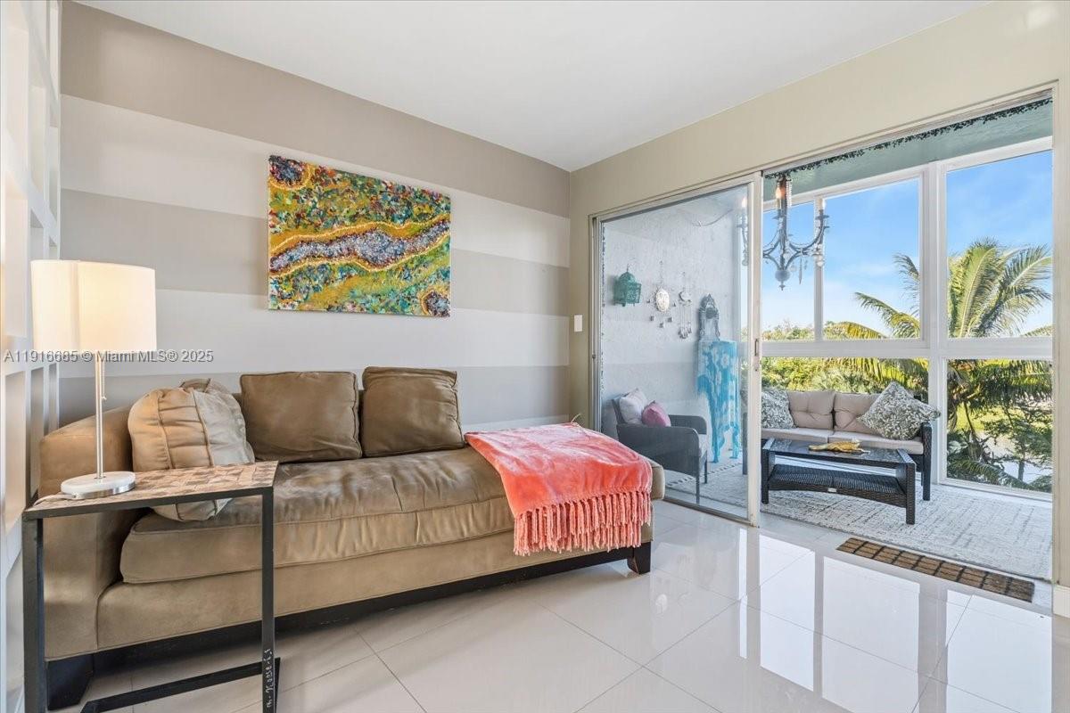 4100 Crystal Lake Dr # 302