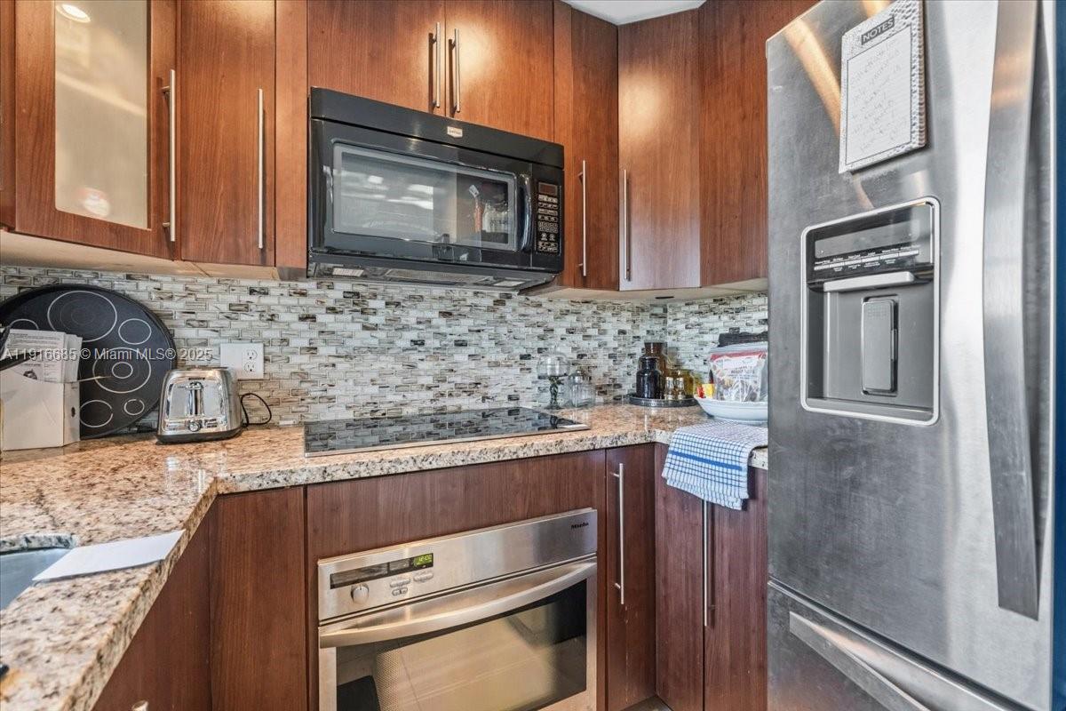 4100 Crystal Lake Dr # 302