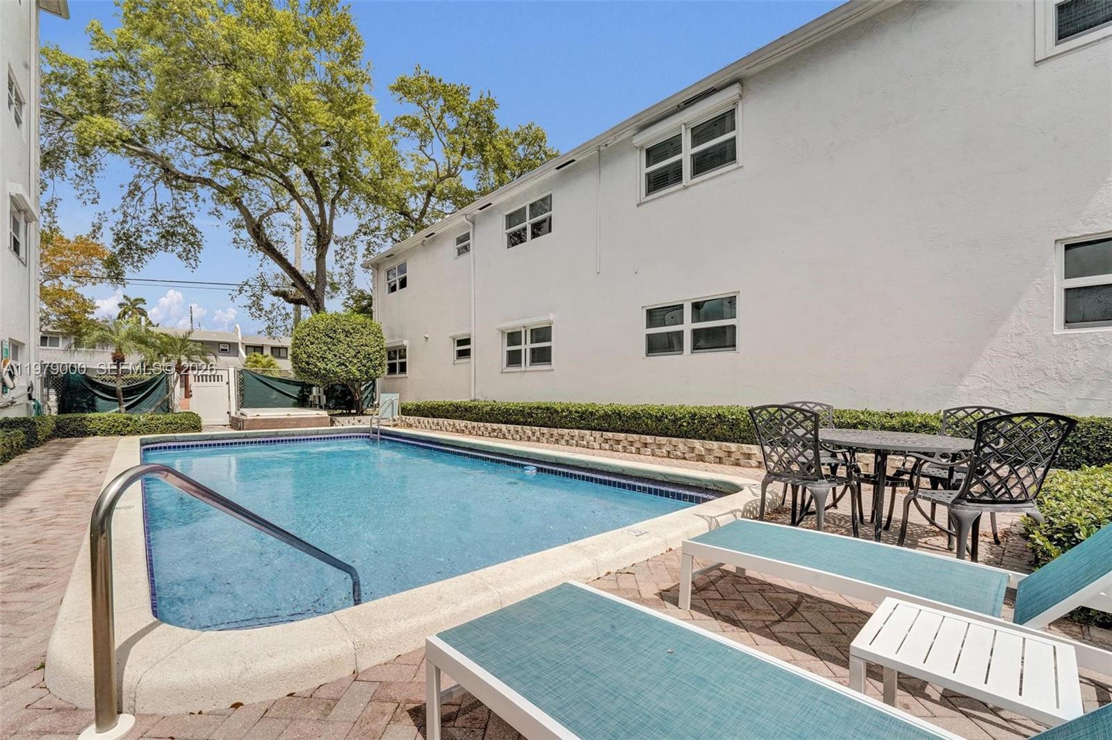 1212 SE 2nd Ct # 301