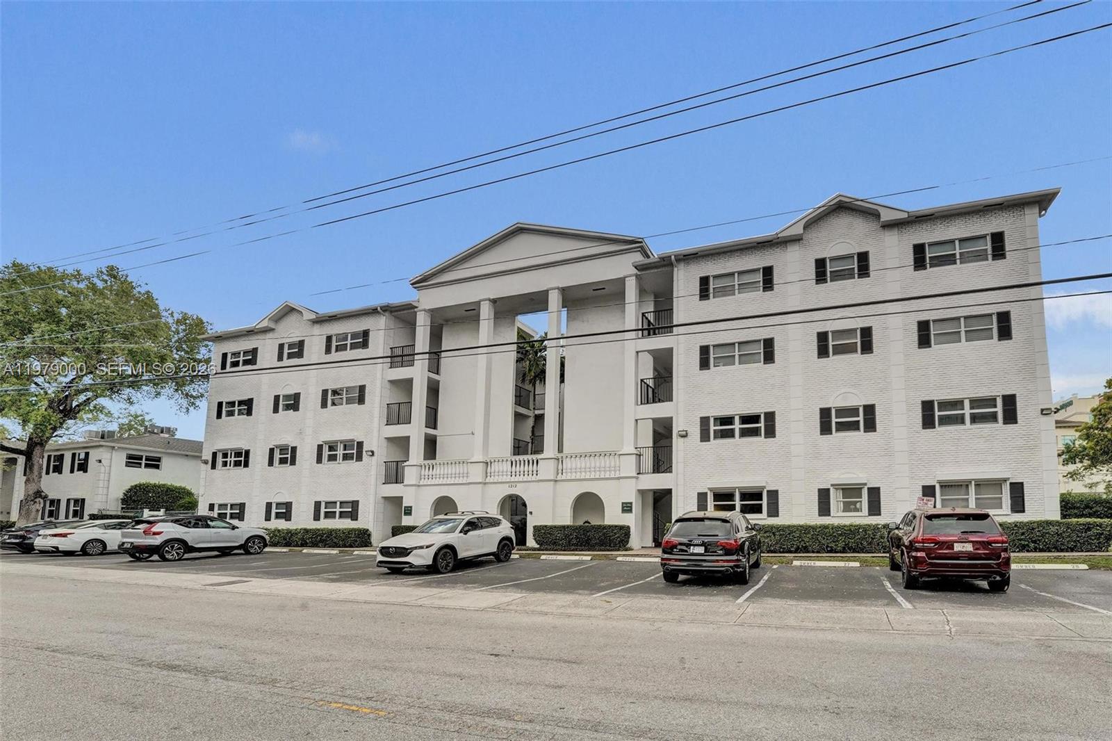 1212 SE 2nd Ct # 301