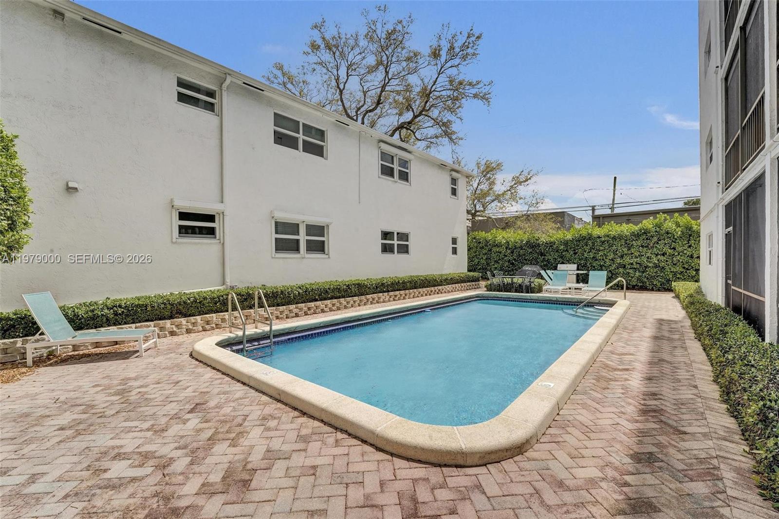 1212 SE 2nd Ct # 301