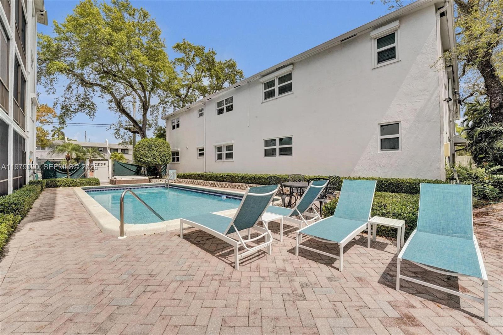 1212 SE 2nd Ct # 301