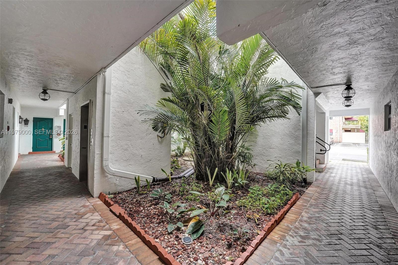 1212 SE 2nd Ct # 301