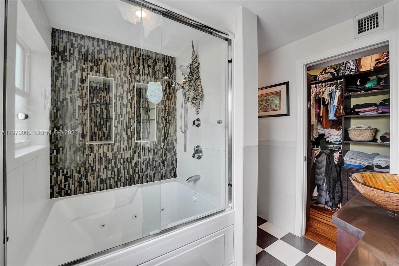 1212 SE 2nd Ct # 301