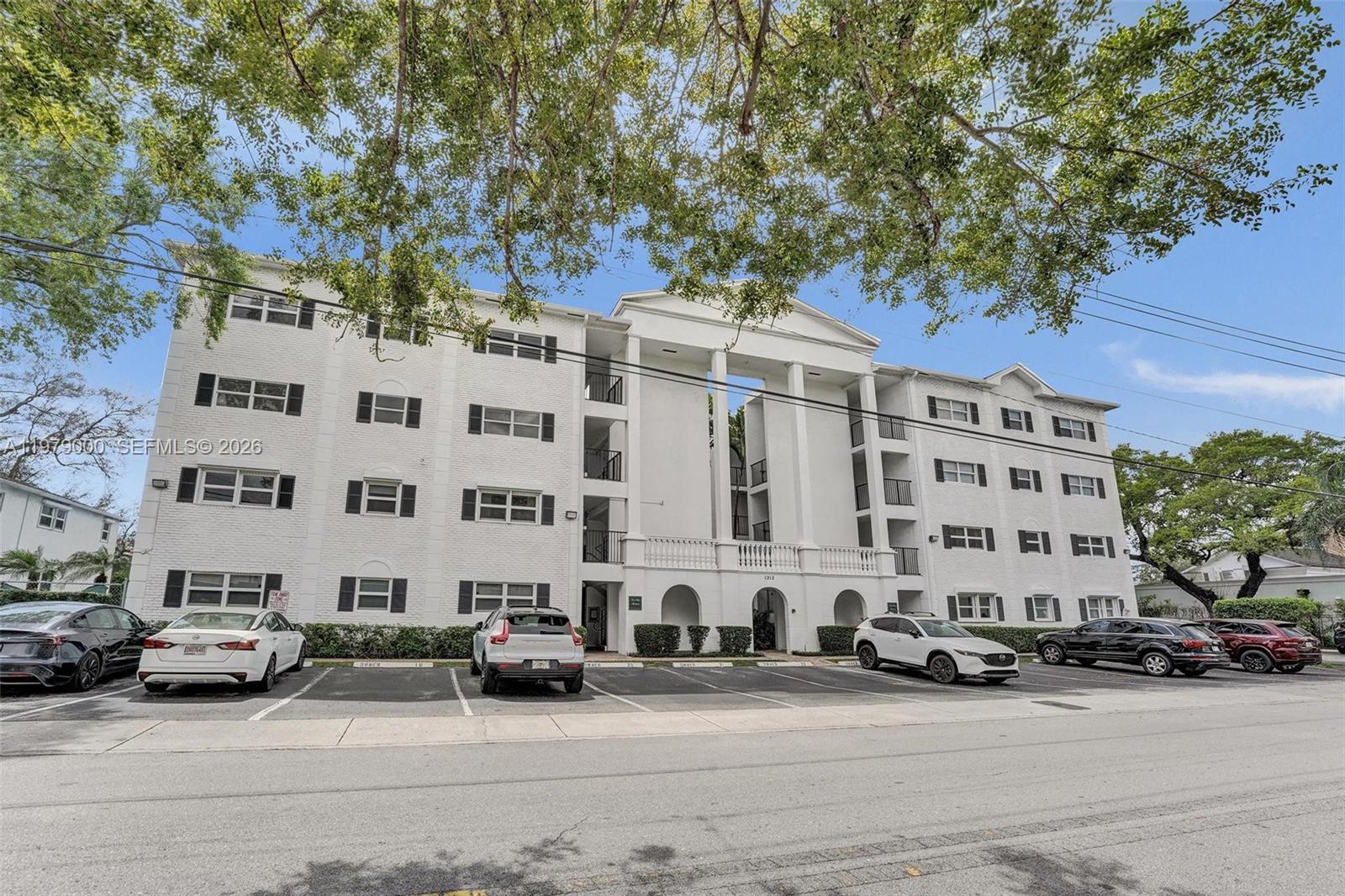 1212 SE 2nd Ct # 301