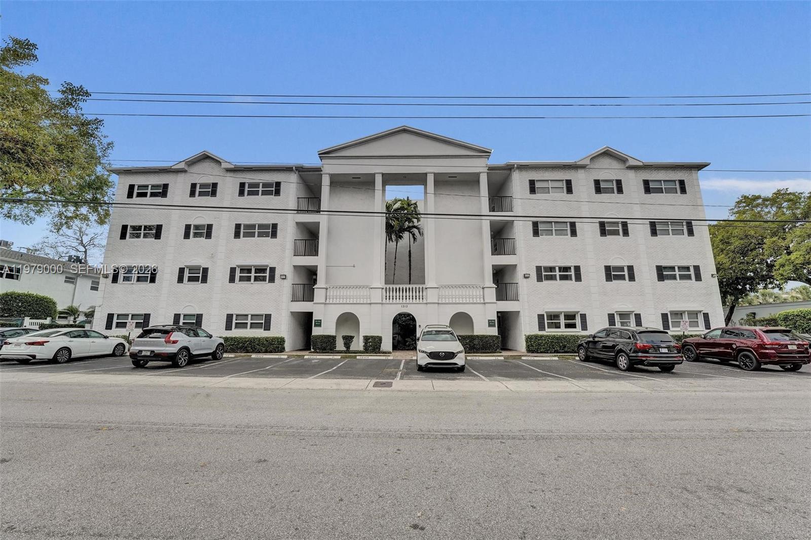 1212 SE 2nd Ct # 301