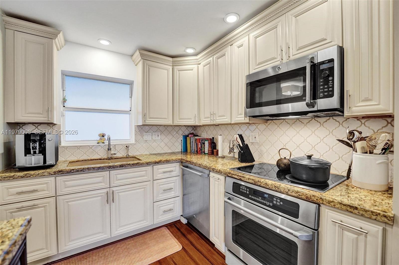 1212 SE 2nd Ct # 301