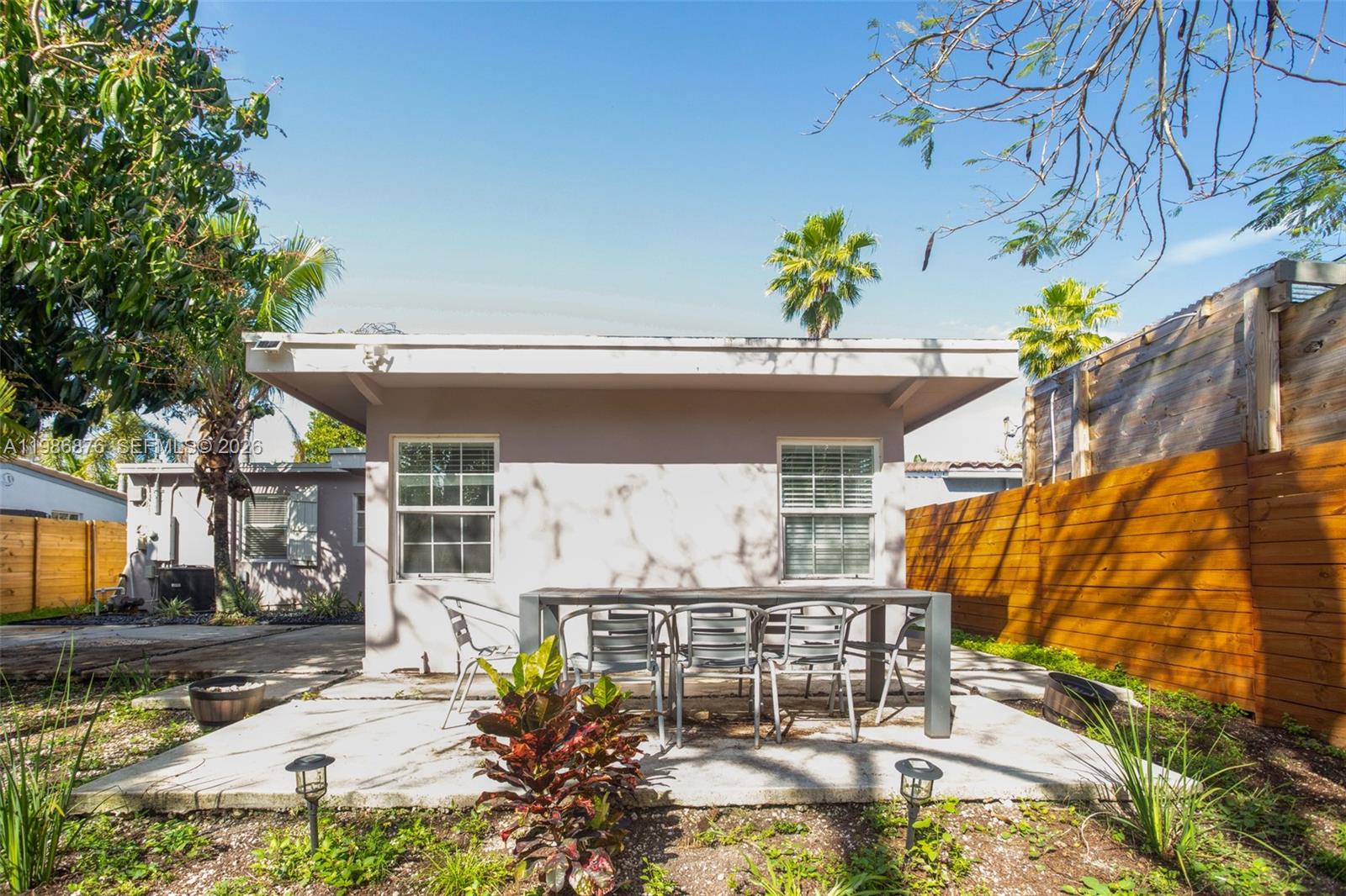 1632 NW 6th Ave