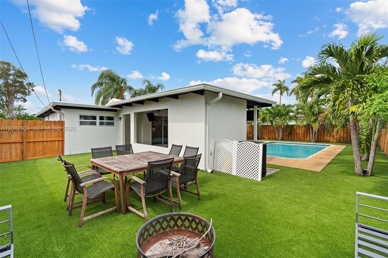 1250 NE 23rd Pl