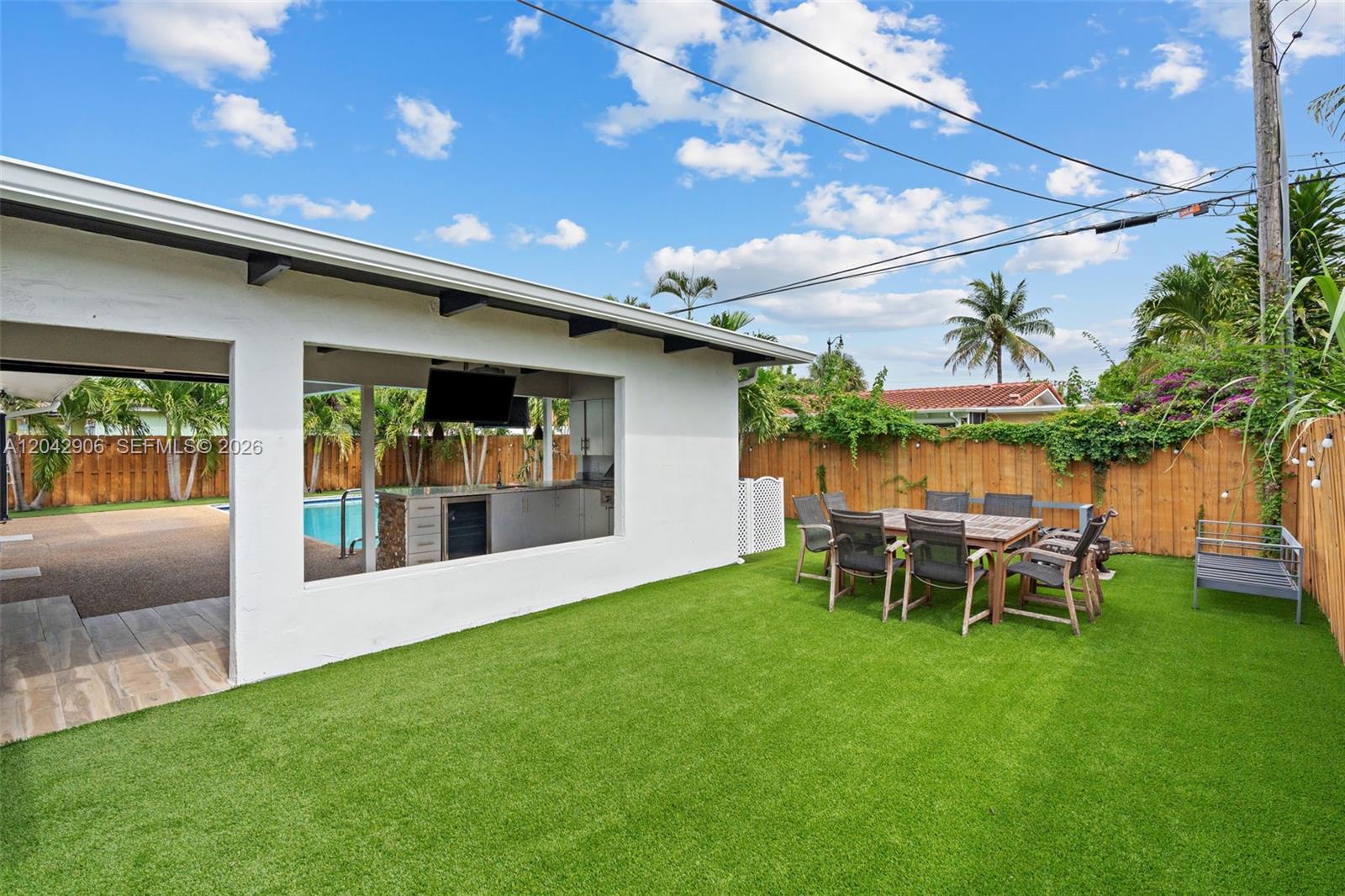 1250 NE 23rd Pl