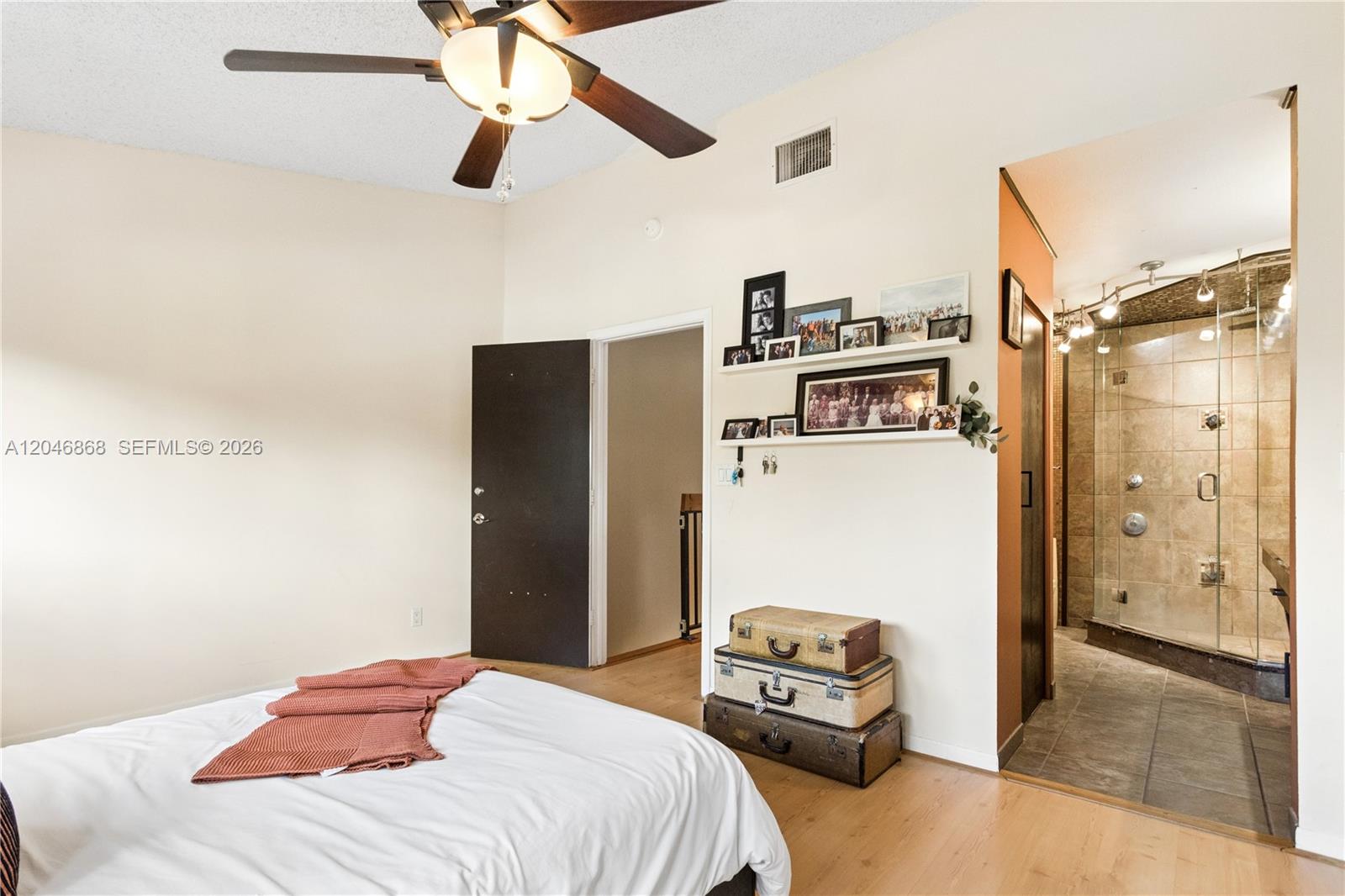 3050 S Oakland Forest Dr # 2008