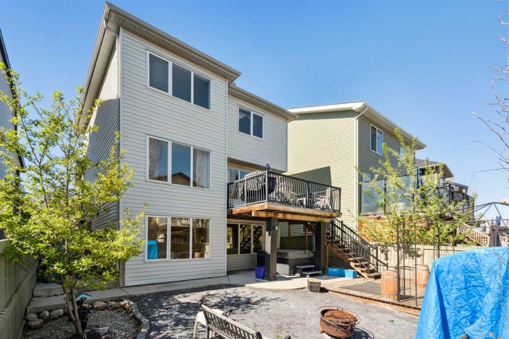 15 Copperfield Point SE