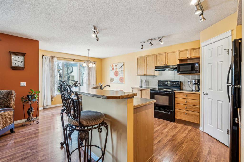 15 Copperfield Point SE