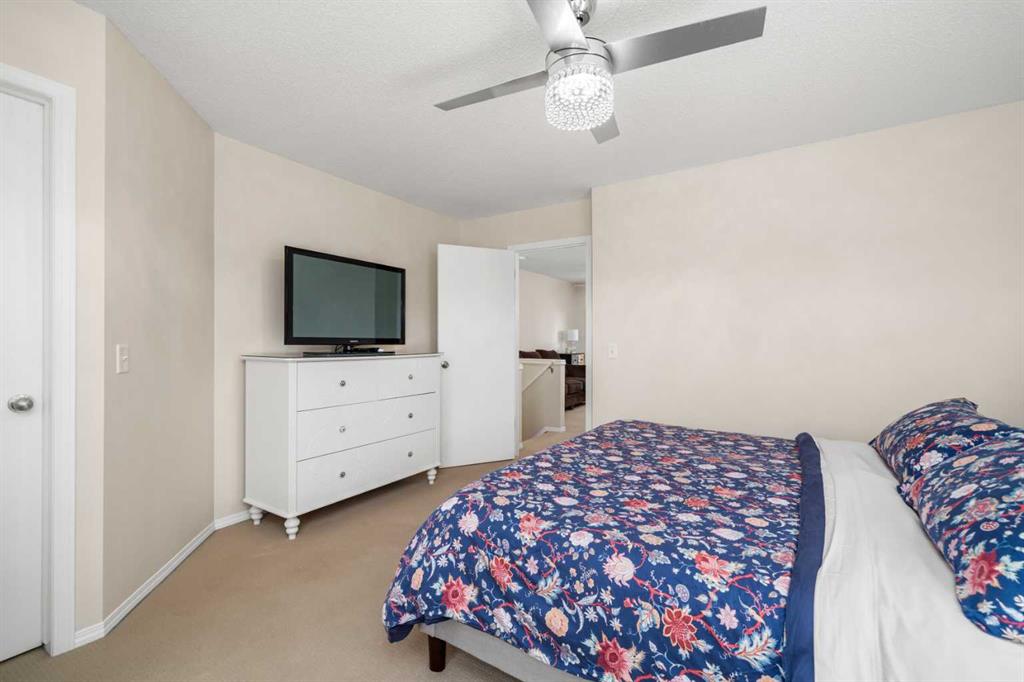 382 Elgin View SE