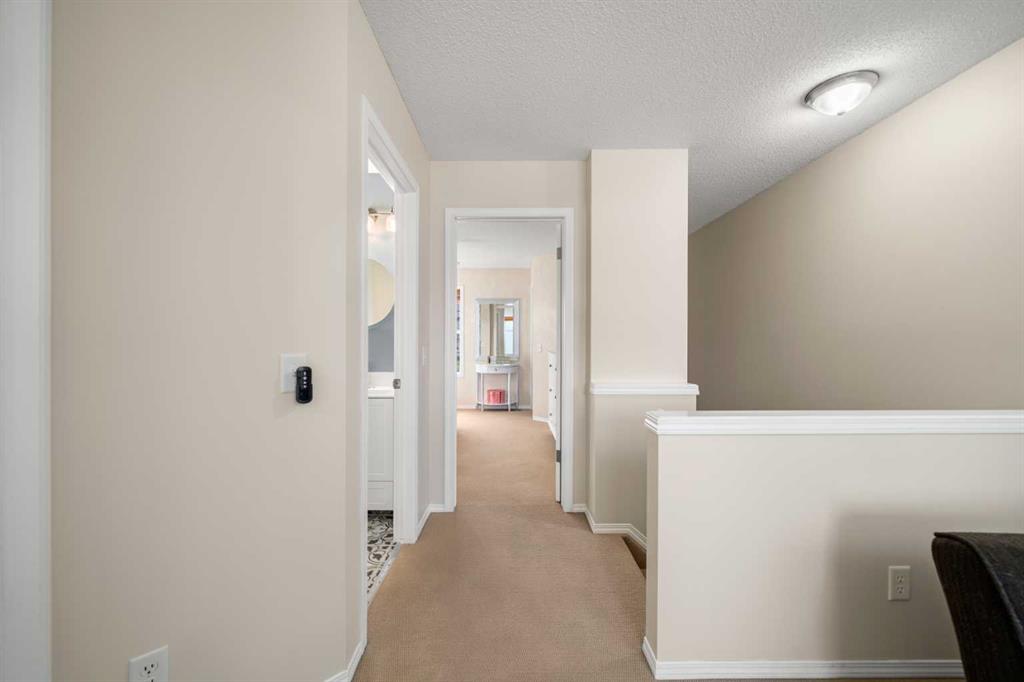 382 Elgin View SE