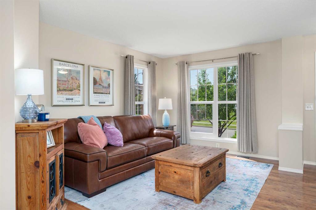 382 Elgin View SE