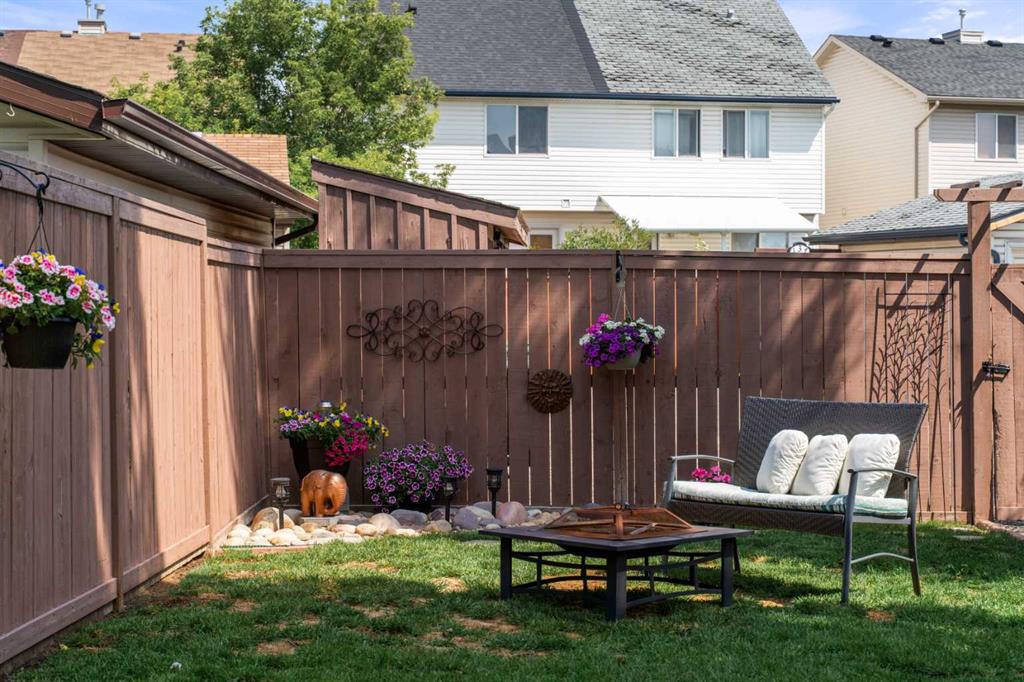 382 Elgin View SE
