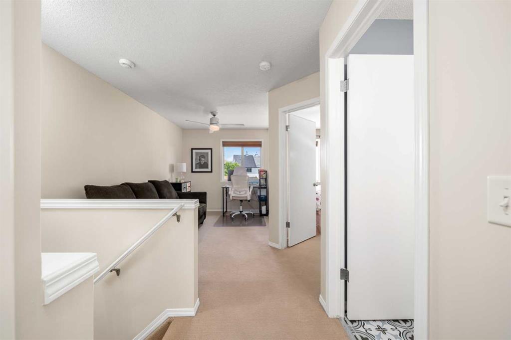 382 Elgin View SE