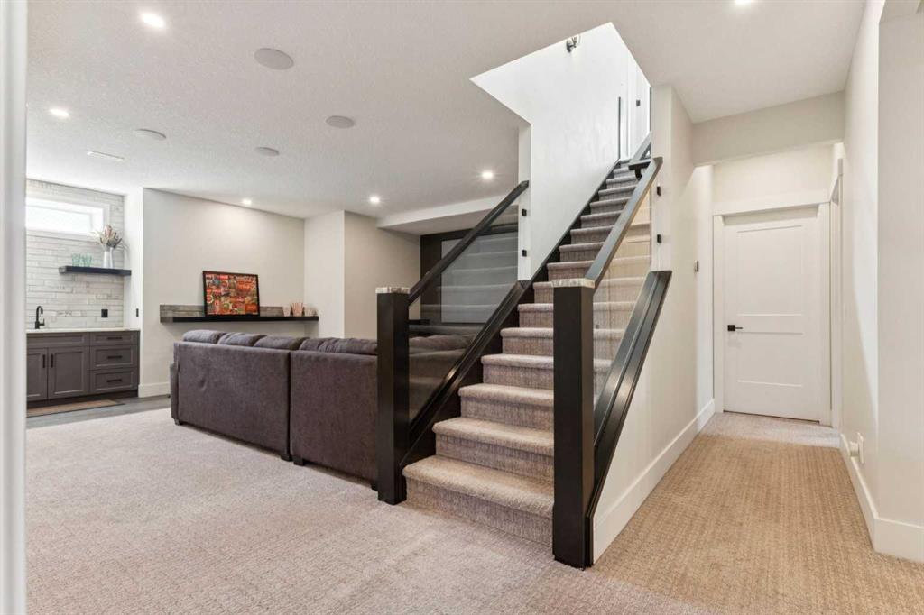 64 Walcrest View SE