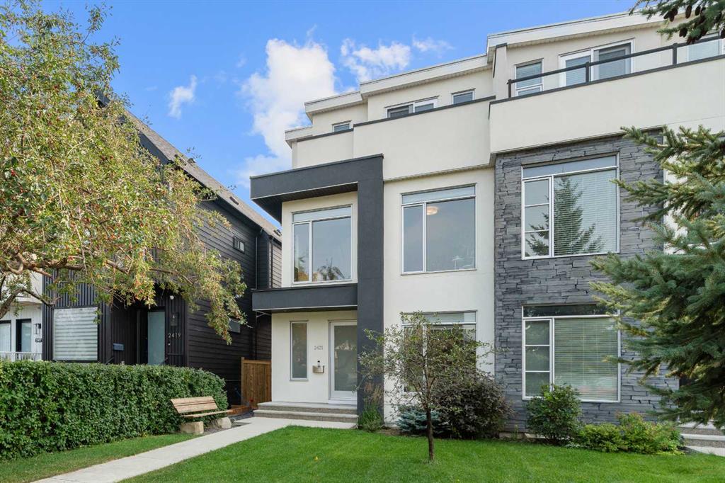2421 31 Avenue SW