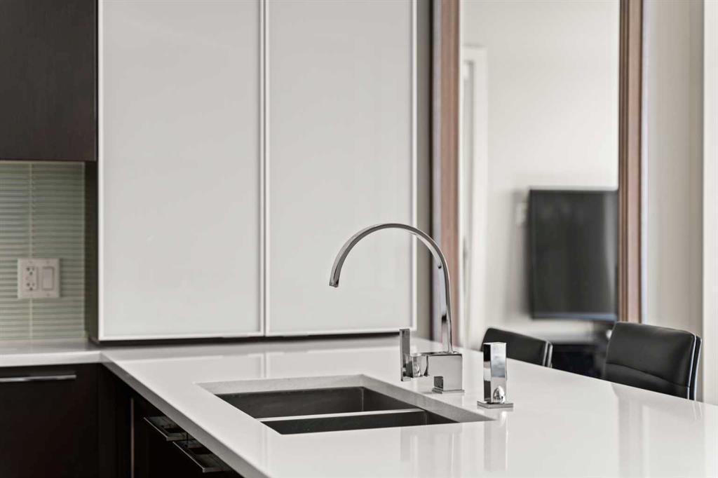 1111 10 Street SW Unit: 1907