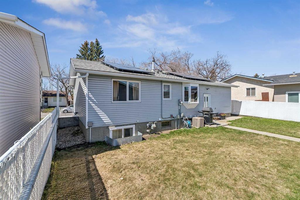 320 Whiteview Road NE