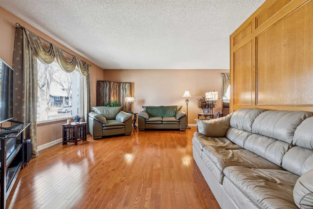 320 Whiteview Road NE