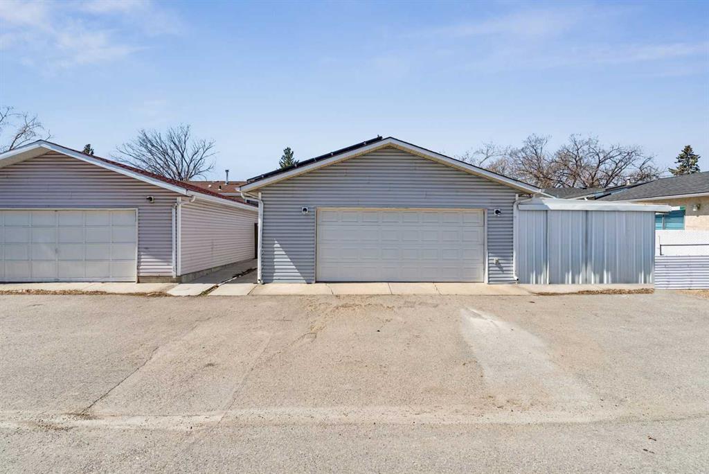 320 Whiteview Road NE