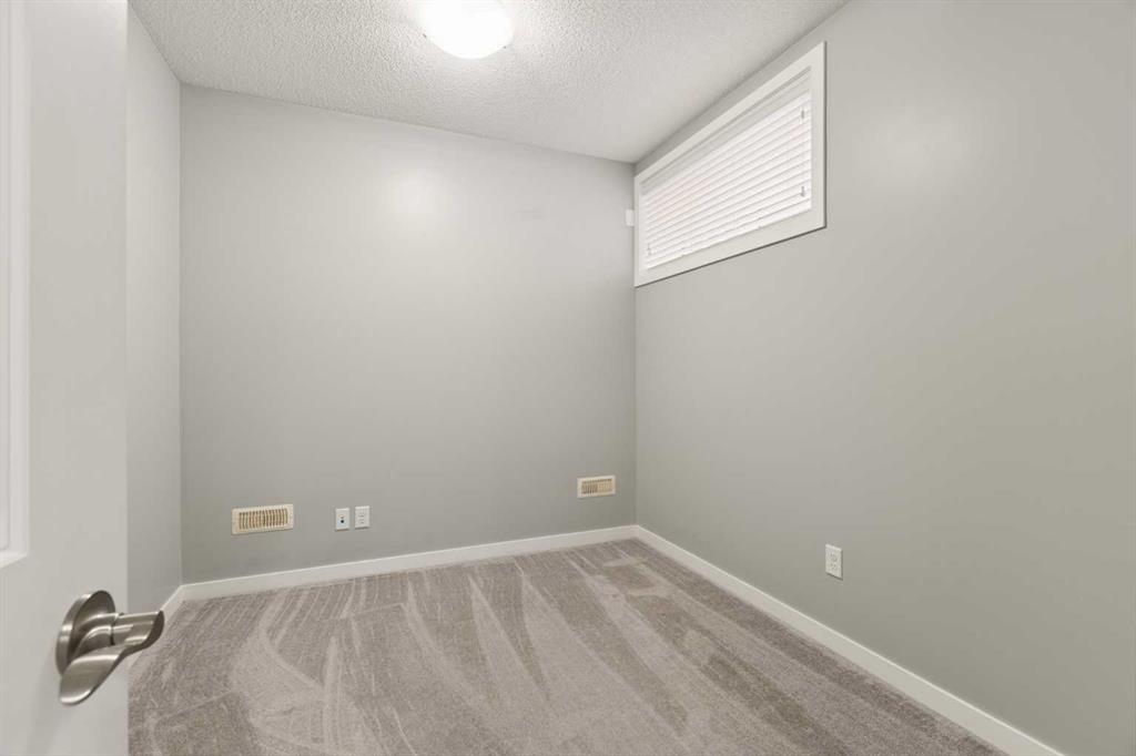 1037 New Brighton Park SE