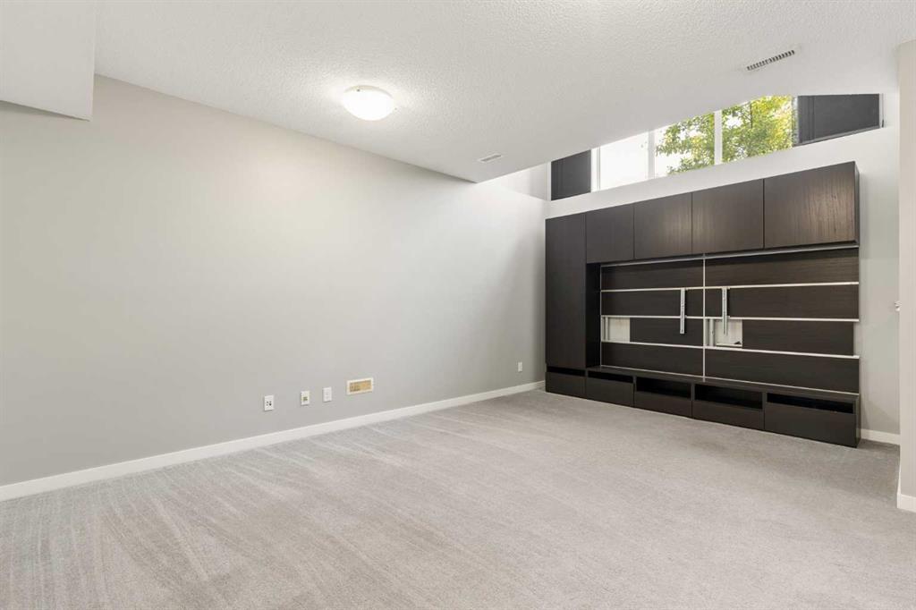 1037 New Brighton Park SE