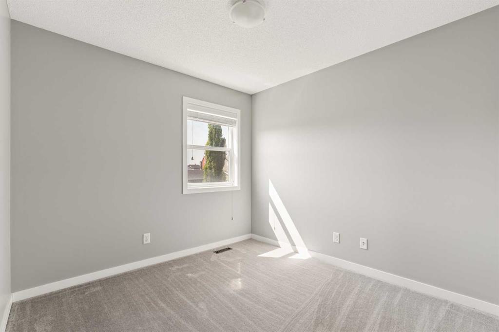 1037 New Brighton Park SE