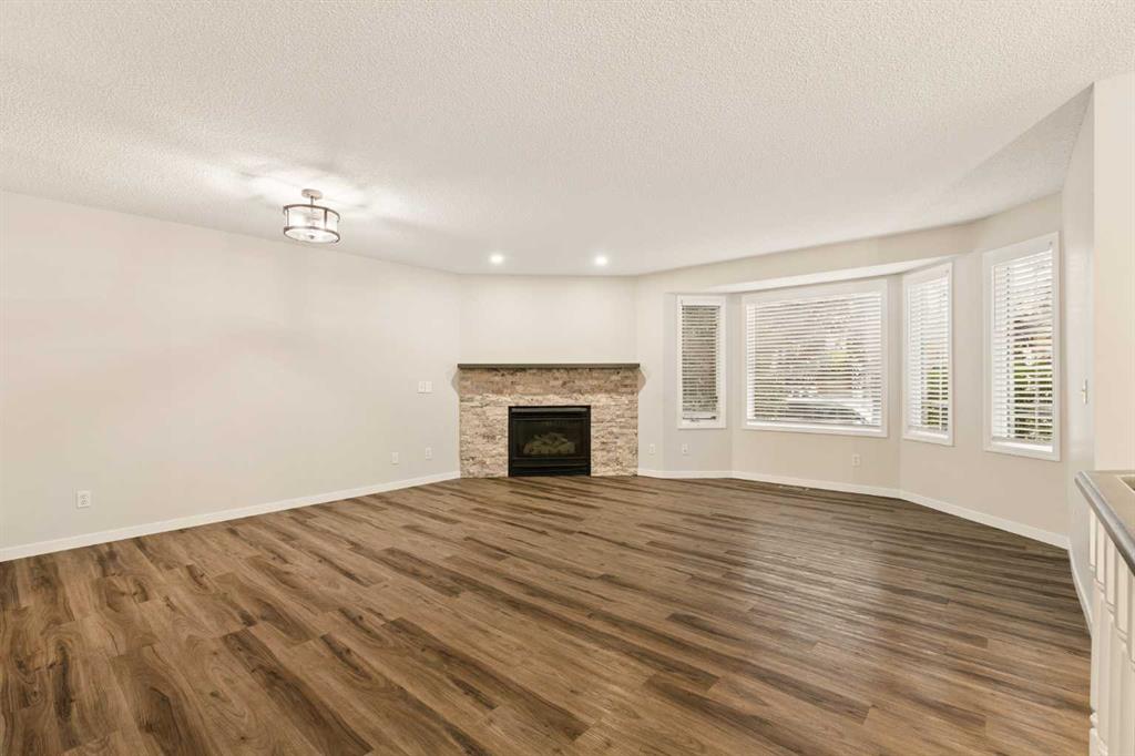 36 Richelieu Court SW