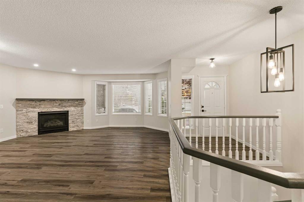36 Richelieu Court SW