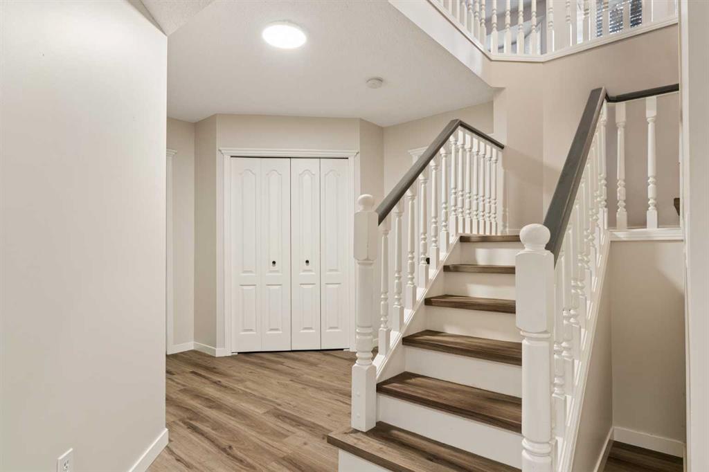 36 Richelieu Court SW