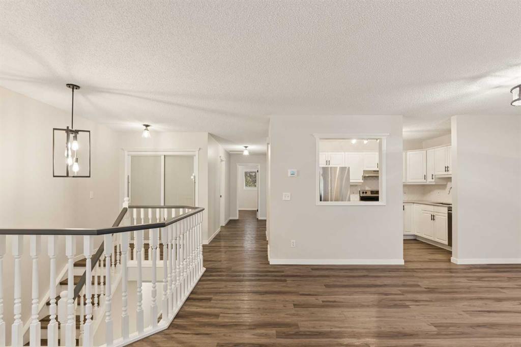 36 Richelieu Court SW