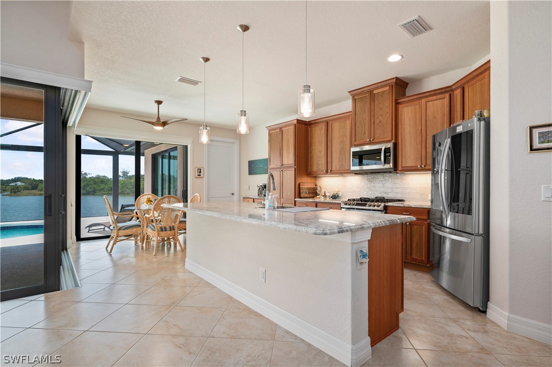 476 Sweetwater DR